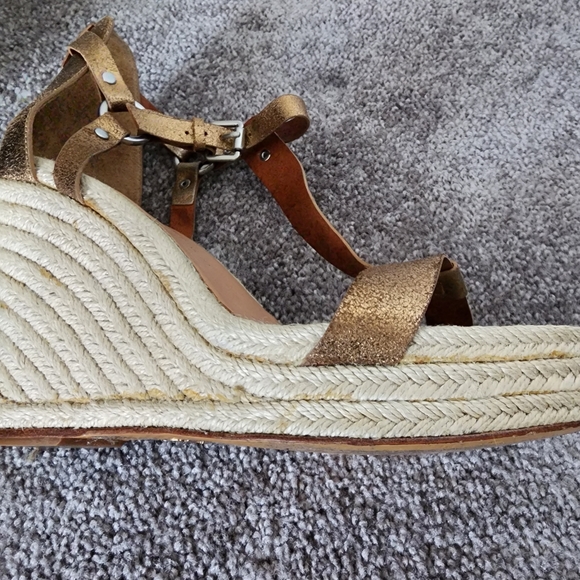 VC by Vince Camuto metallic platform shoes - Picture 8 of 15